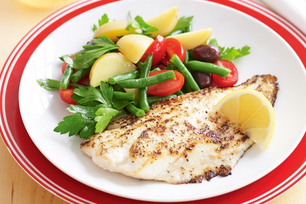 panfried-fish-fillets-with-nicoise-salad-14695_l.jpeg